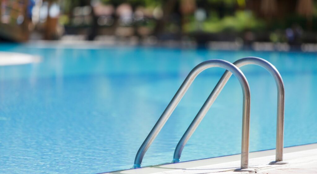 construcción de piscinas
